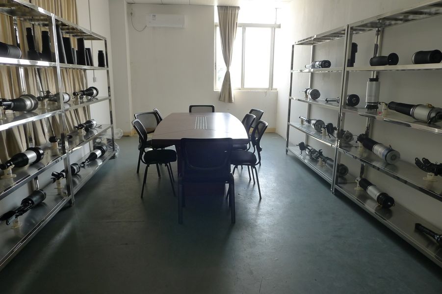 Guangzhou Jovoll Auto Parts Technology Co., Ltd. linha de produção do fabricante