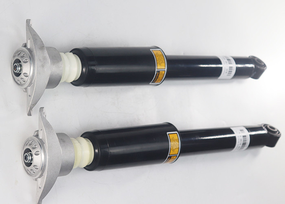 8J0513025F Para 2007-2015 Audi TT MKII TTS TTRS FWD Absorvedores de choque traseiros esquerdo e direito com controlo de condução magnético.